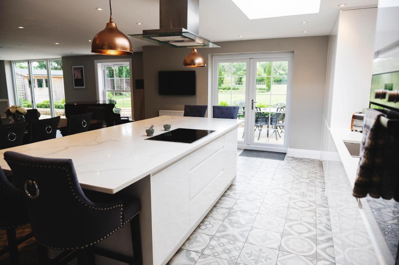 Large Country House - Hot Tub - Pool Table - Bbq - 5 Bedrooms - Log Burner Three Legged Cross Exterior foto